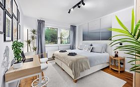 EDLER WOHNRAUM Noble Stadtoase mit Boxspringbett, Kaffeevollautomat, Lift&Parkplatz
